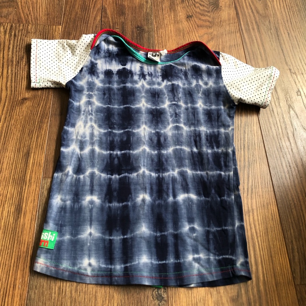 EUC Oishi-M size 5/6 tee Australian brand